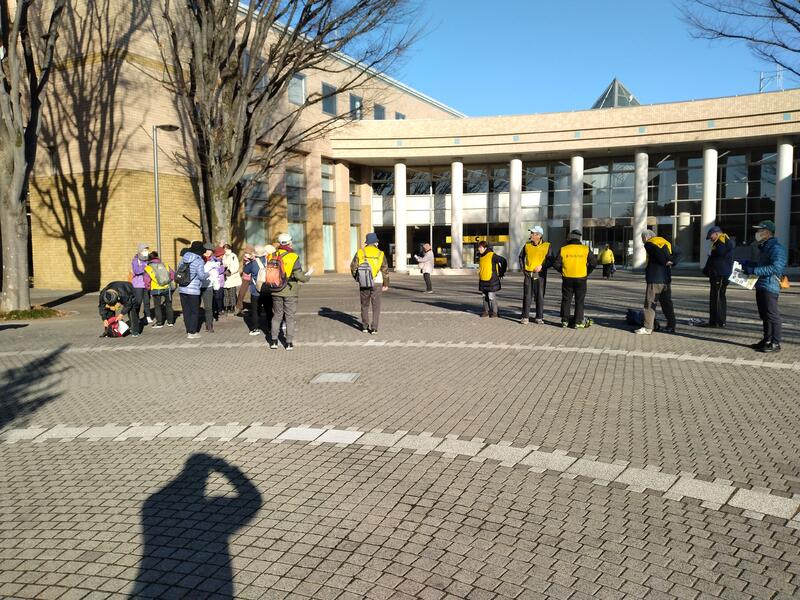 １２月２３日月例ウォーキング、出発は市役所に集合